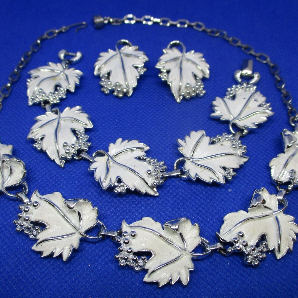 3 Piece Set SARAH COVENTRY Whispering Leaf Necklace 1967 White Enamel Grape Leaf